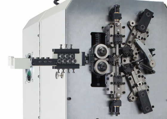 Macchina d'avvolgimento di otto assi della primavera multifunzionale di CNC, primavera che forma alta precisione a macchina e velocità